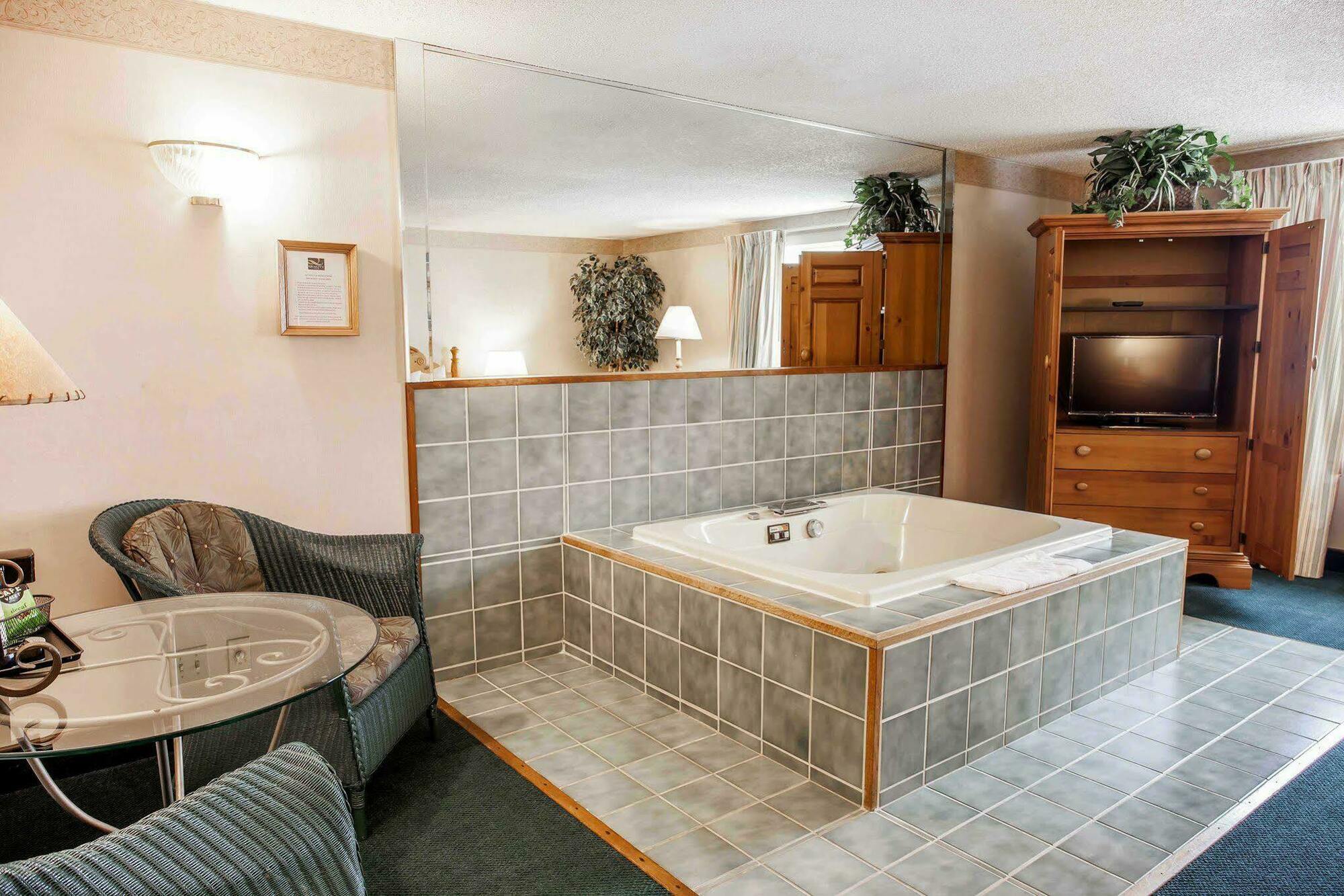 Quality Inn & Suites Bremerton Near Naval Shipyard Luaran gambar